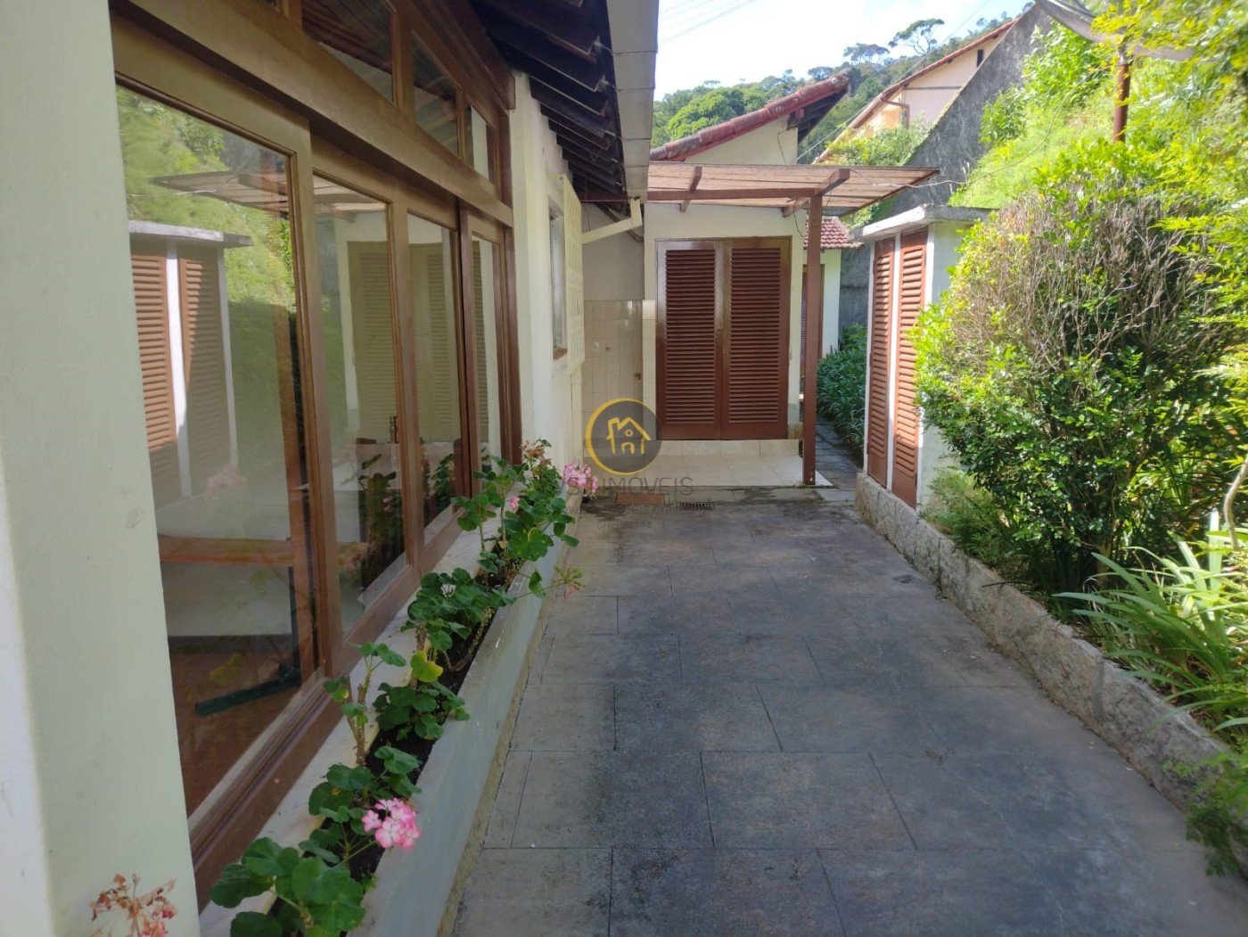 Casa à venda com 2 quartos, 350m² - Foto 4