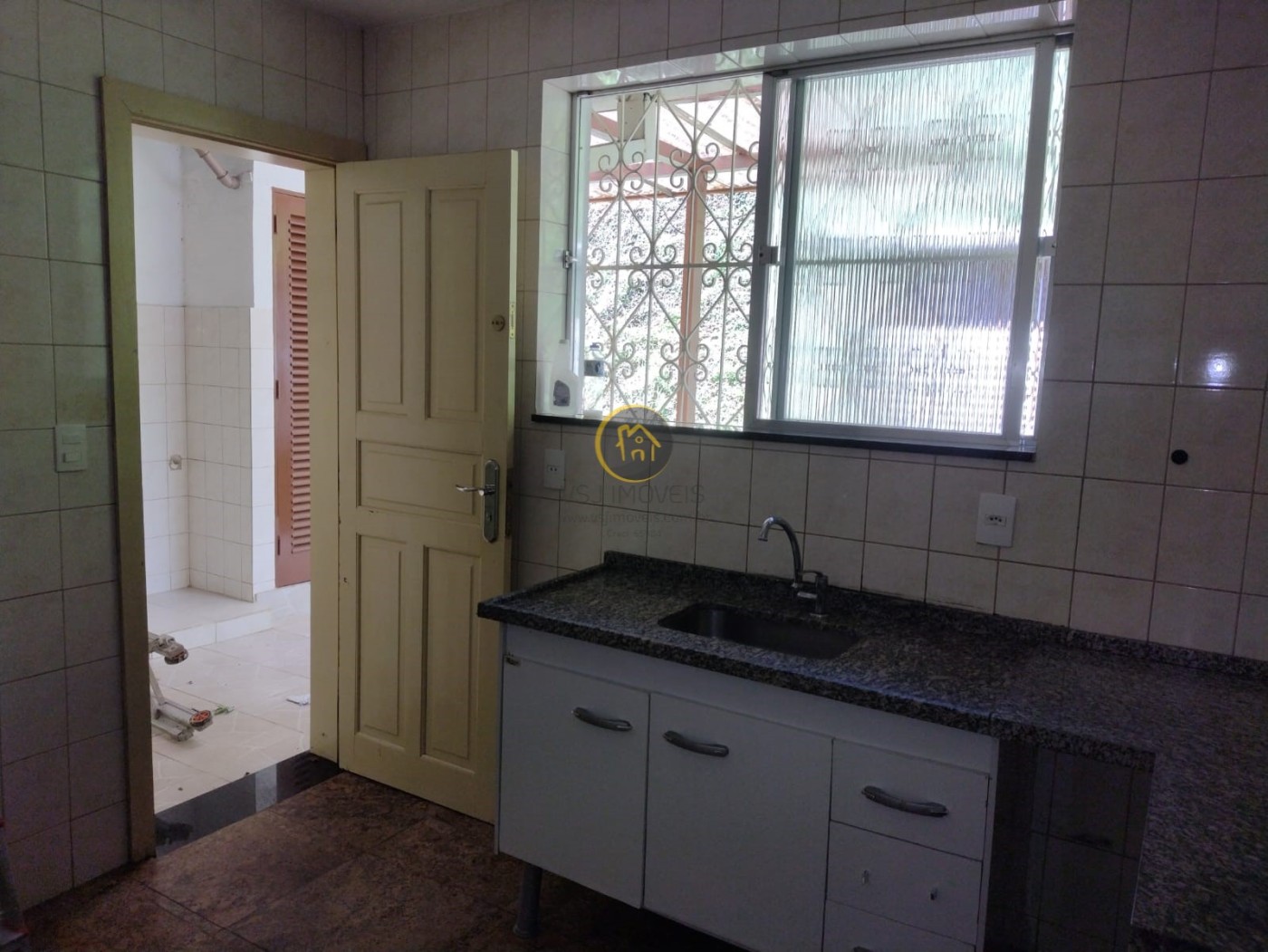 Casa à venda com 2 quartos, 350m² - Foto 17
